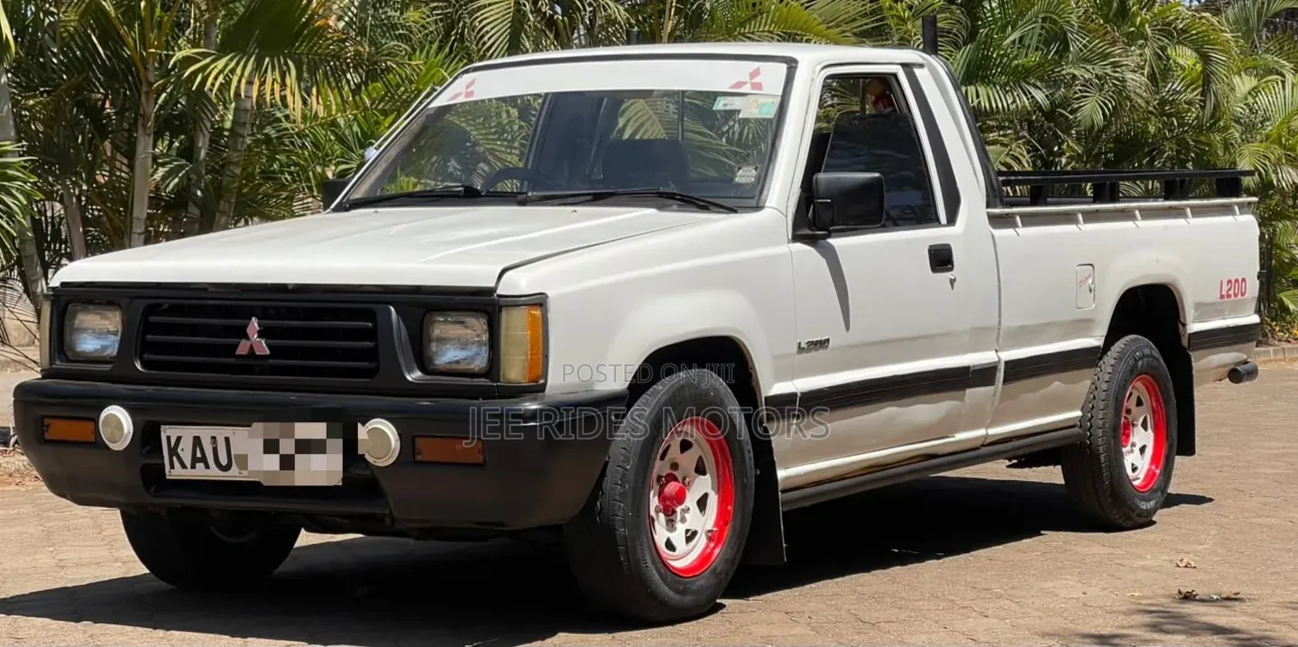 Mitsubishi L200 2005 Ivory