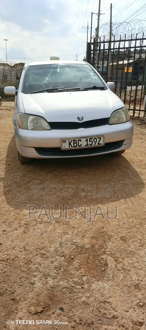 Toyota Platz 2005