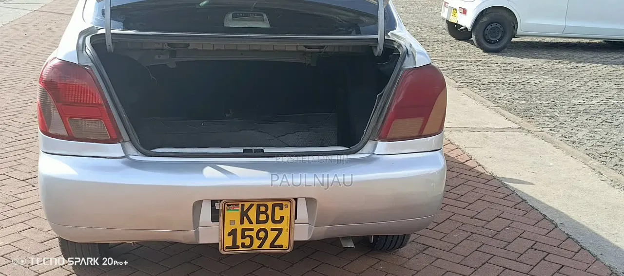 Toyota Platz 2005