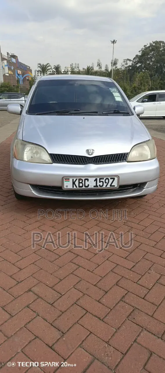 Toyota Platz 2005