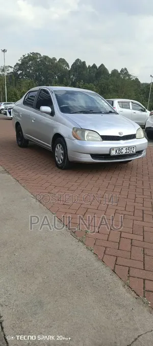 Toyota Platz 2005