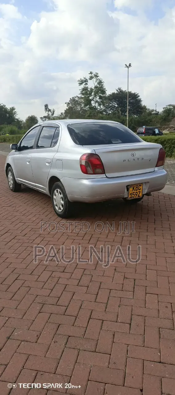 Toyota Platz 2005