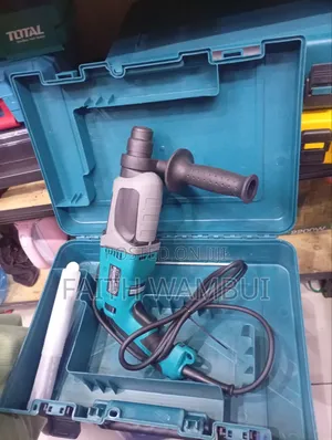 780 Watts Makita Rotary Hammer Drilling