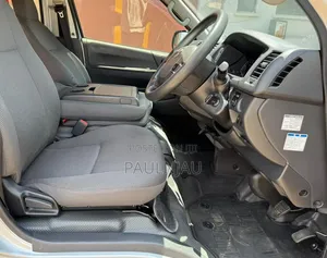 Toyota HiAce 2019 Silver