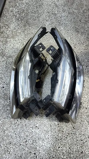 Nissan Elgrand Headlights RHS and LHS