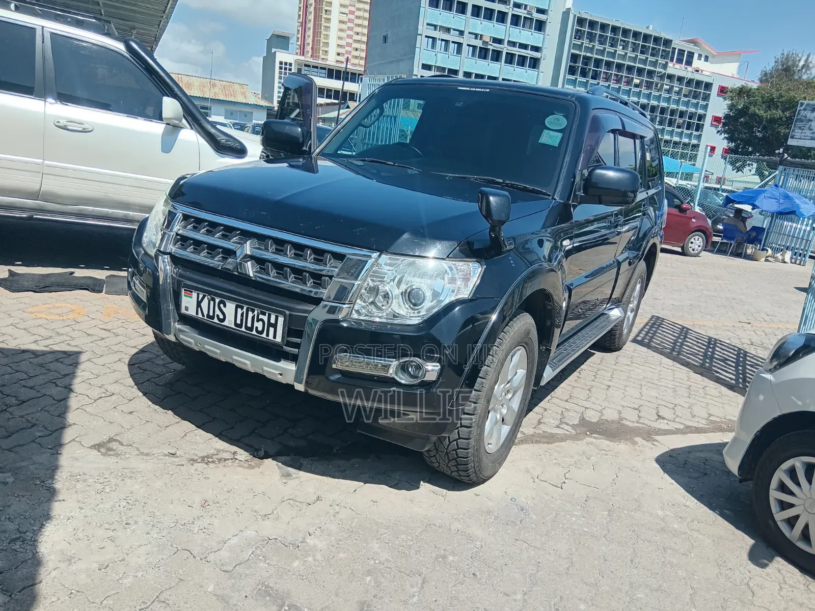 Mitsubishi Pajero 2017 Black