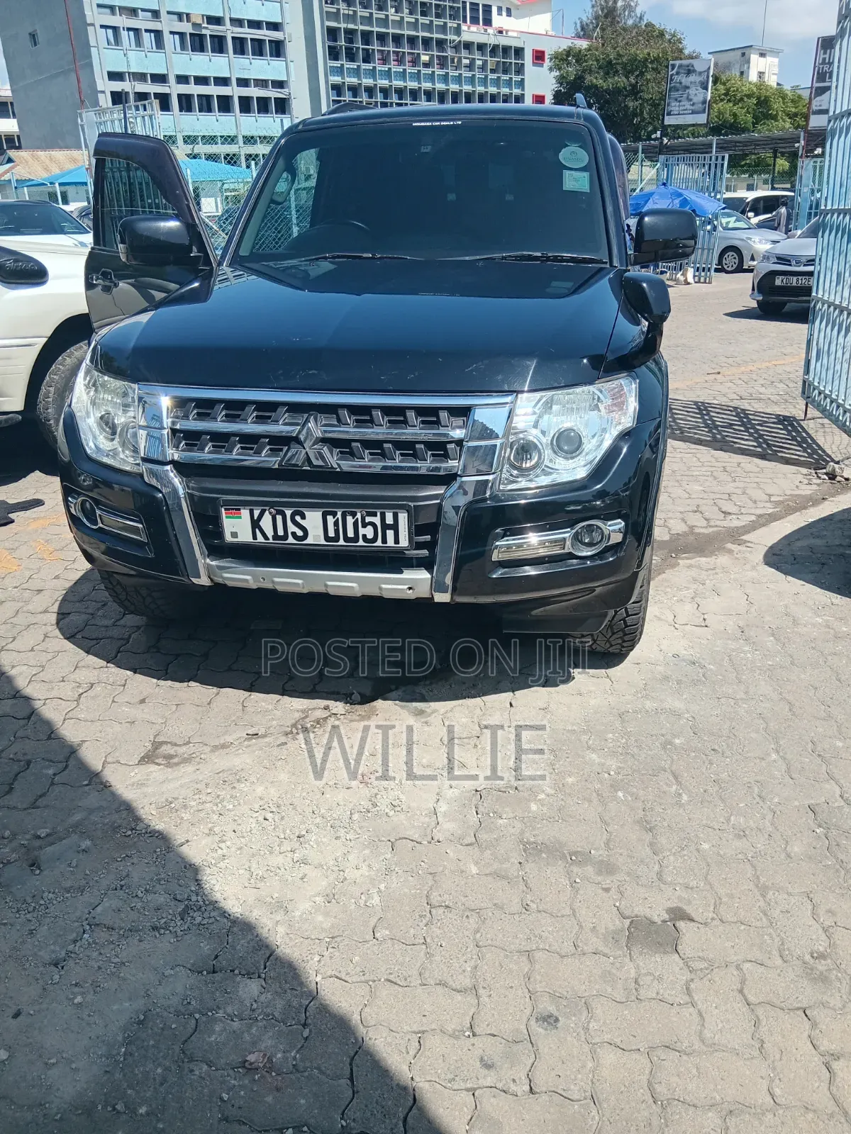 Mitsubishi Pajero 2017 Black