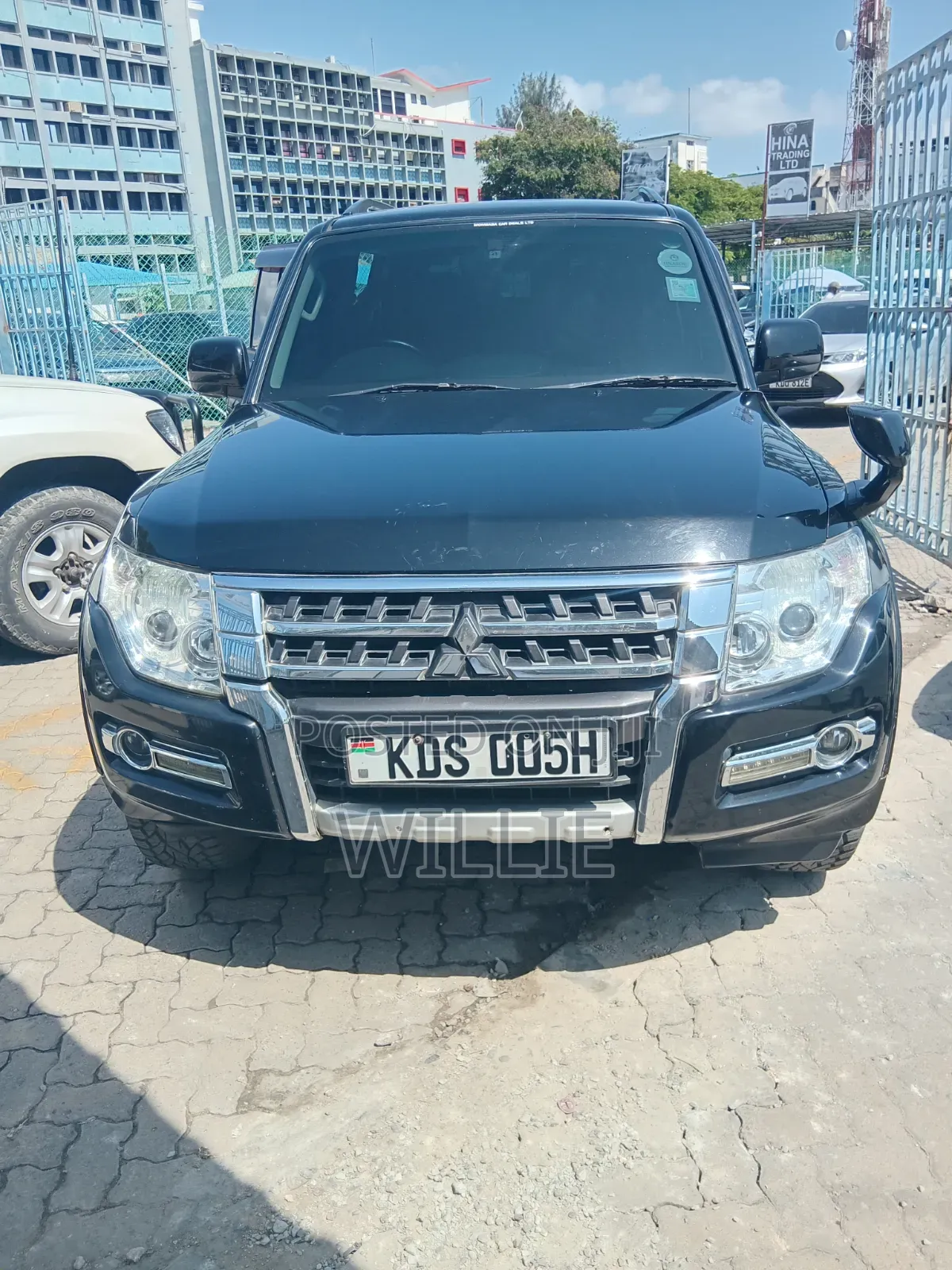 Mitsubishi Pajero 2017 Black