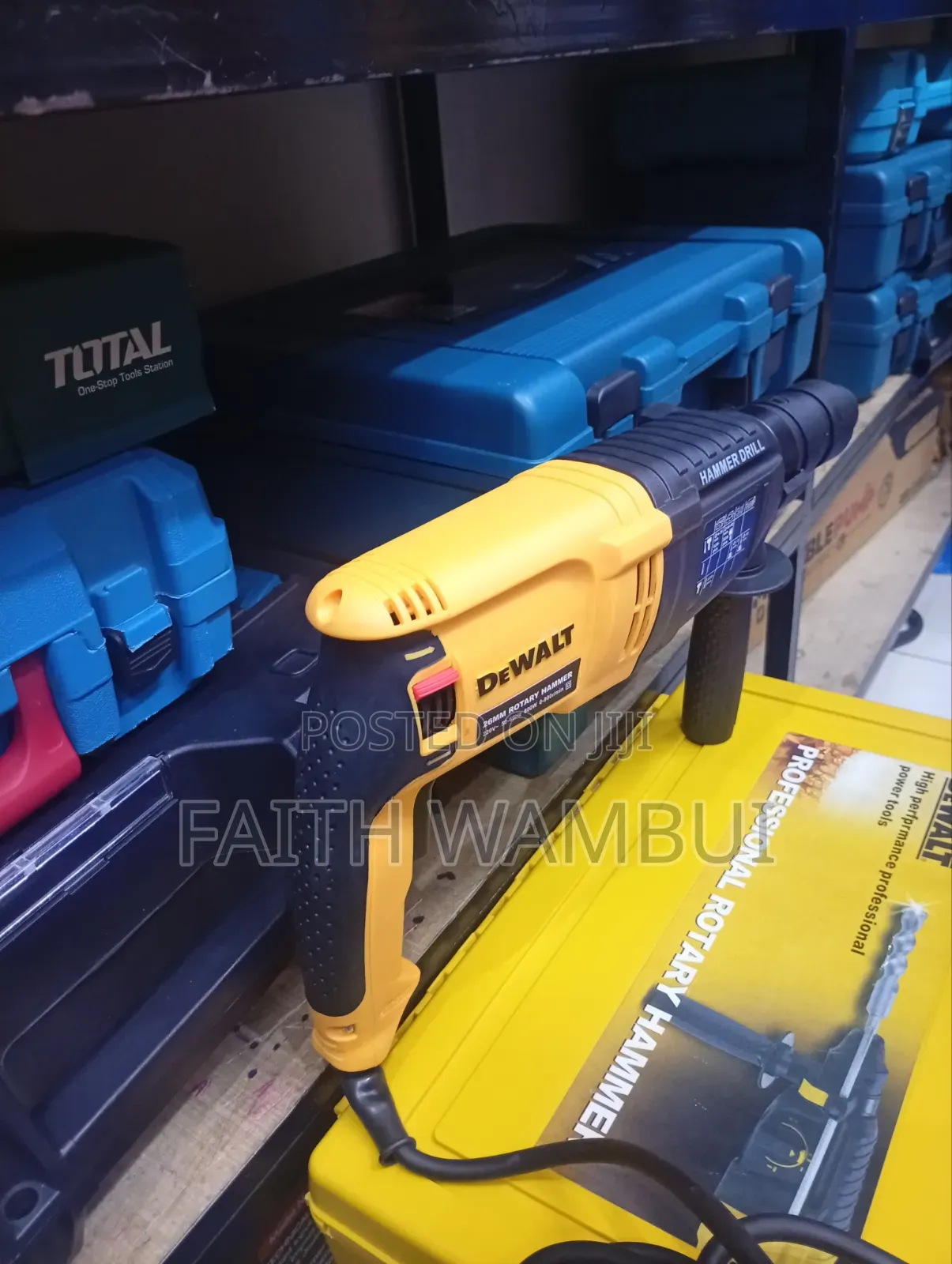 Easy to Use DeWalt Rotary Hammer Drilling Machine