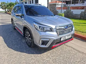 Subaru Forester 2018 Gray