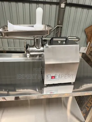Commercial Meat Mincer M12