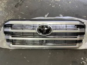 LC 300 2022 Grille