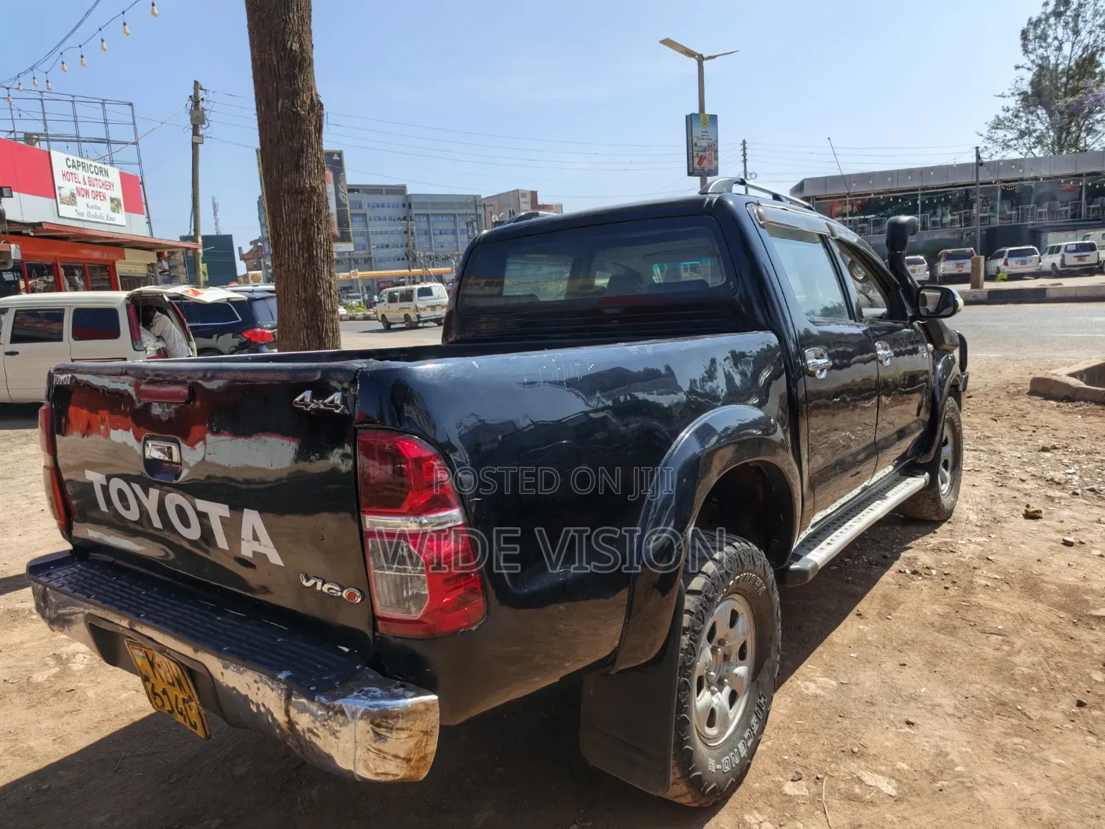 Toyota Hilux 2004 Gray