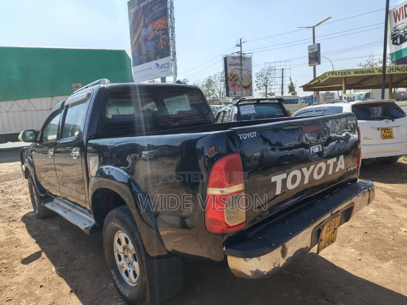 Toyota Hilux 2004 Gray