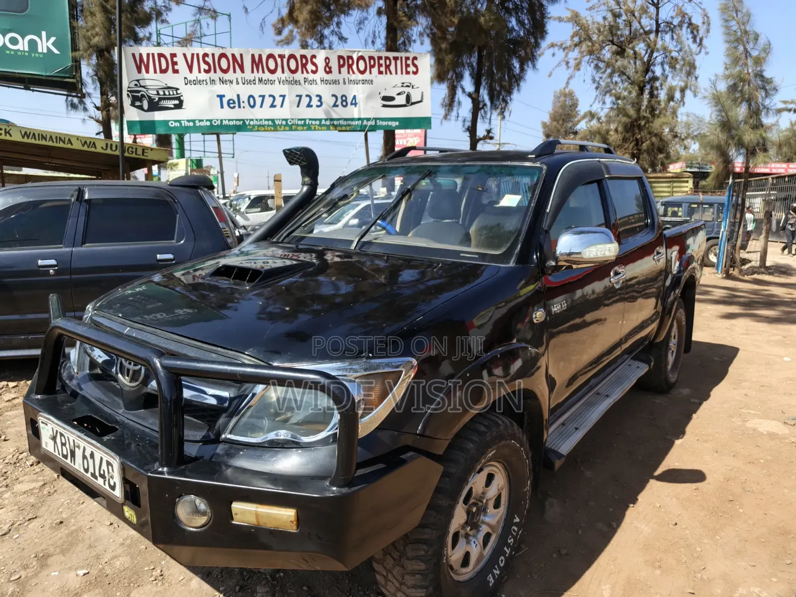 Toyota Hilux 2004 Gray
