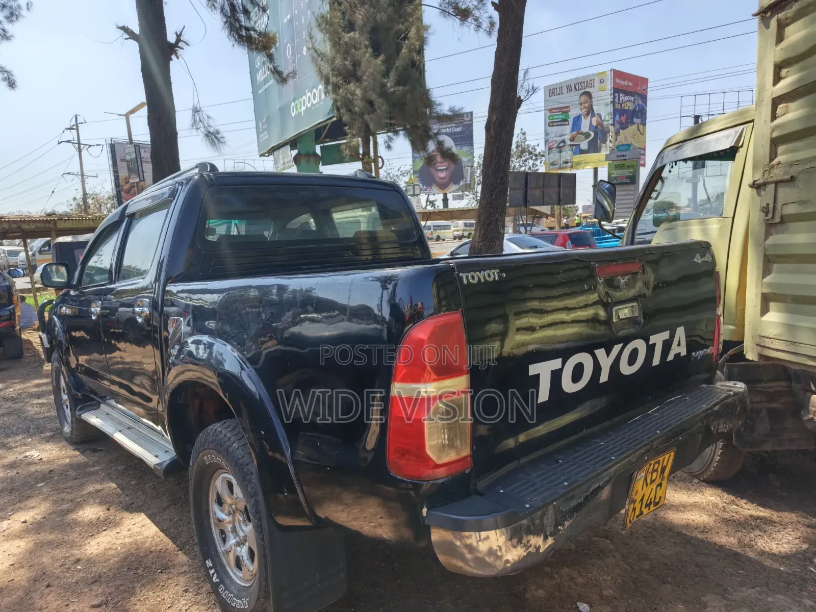 Toyota Hilux 2004 Gray