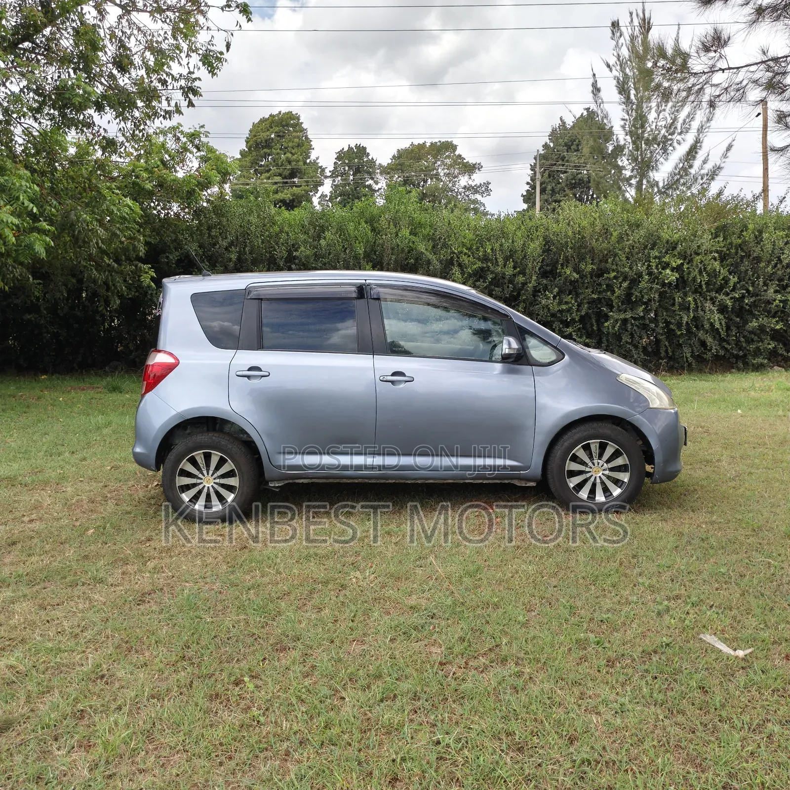 Toyota Ractis 2006 Blue