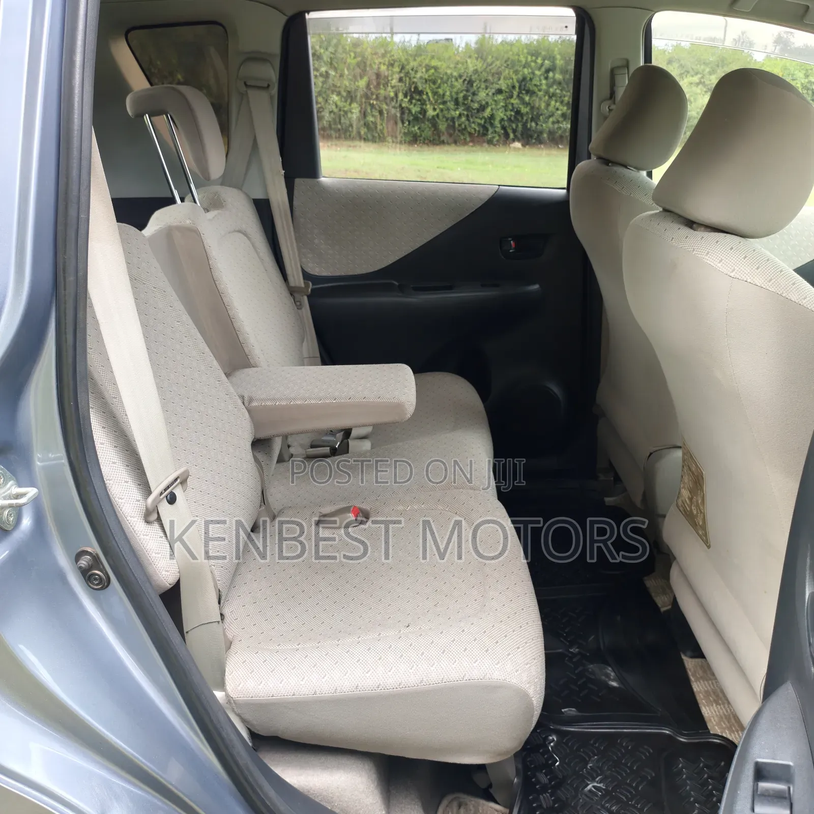 Toyota Ractis 2006 Blue