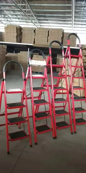 Heavy Duty Step Ladders;
-6 Tiers