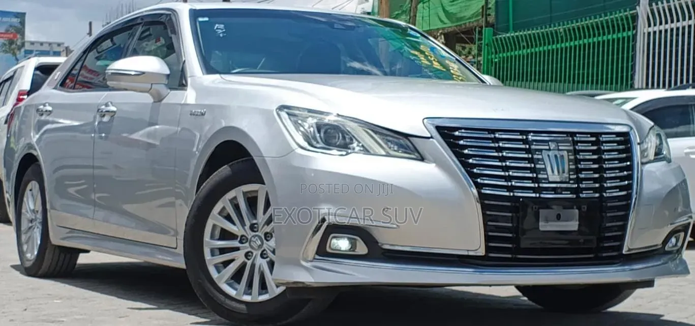 Toyota Crown 2019