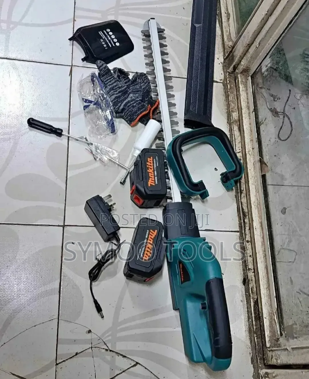 Rechargeable Makita Hedge Trimmer