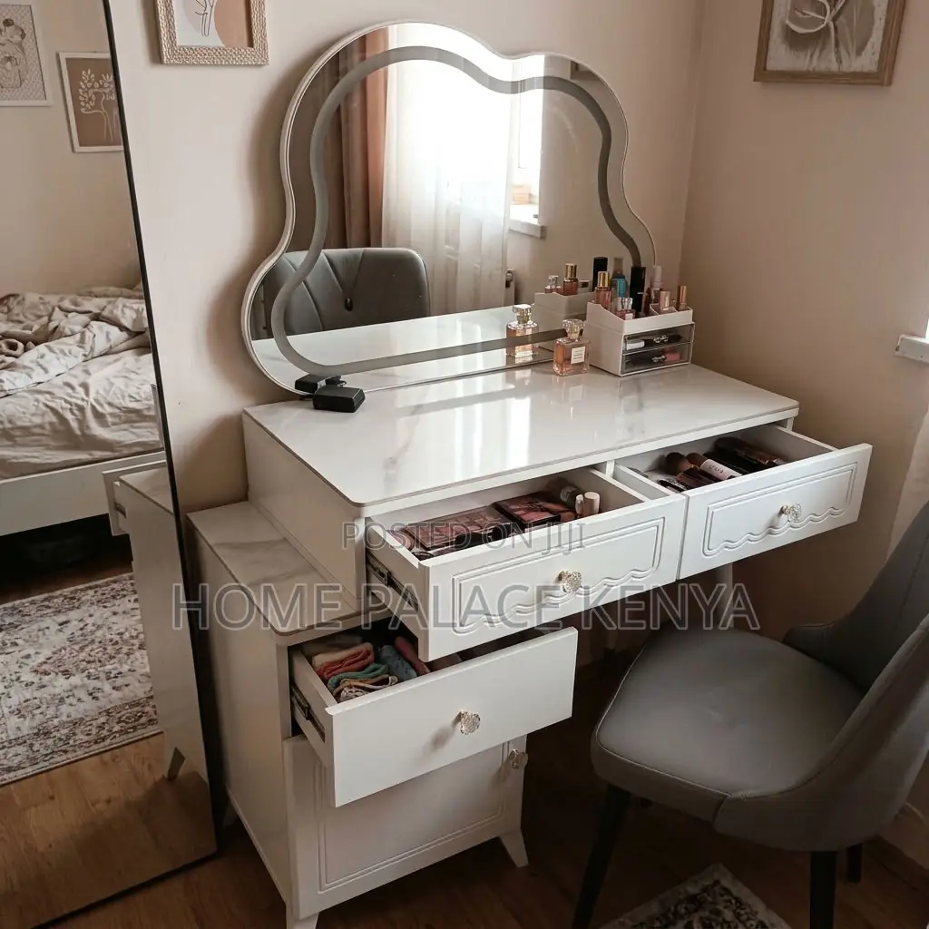 Vanity Set; White LED Mirrored Vanity Makeup Set