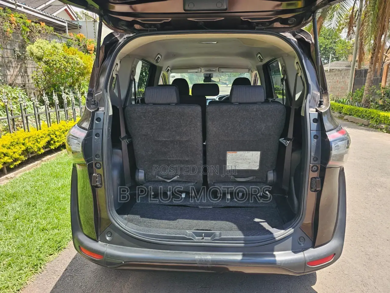 Toyota Sienta 2016 Gray