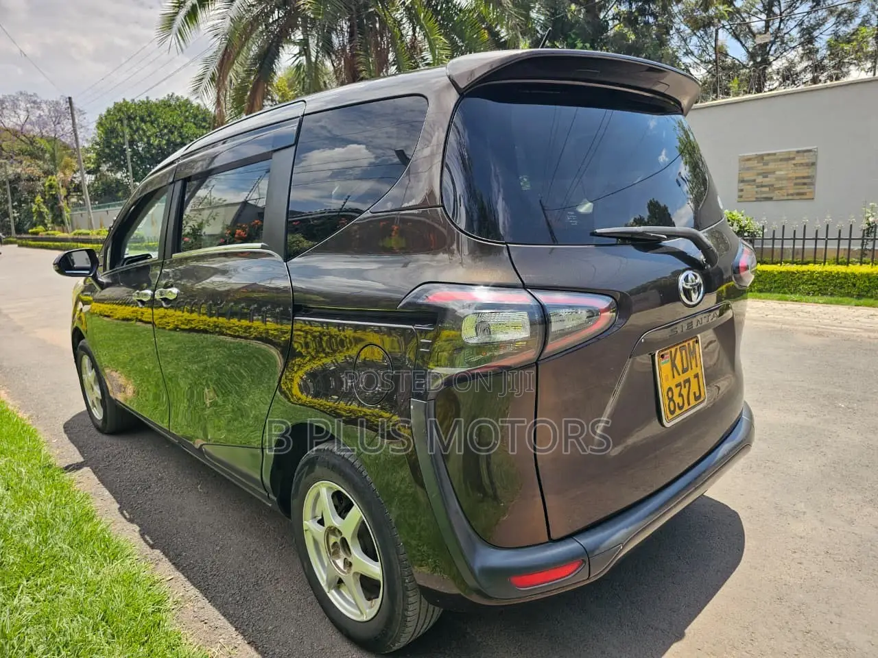 Toyota Sienta 2016 Gray