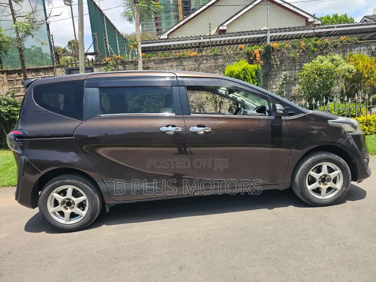 Toyota Sienta 2016 Gray