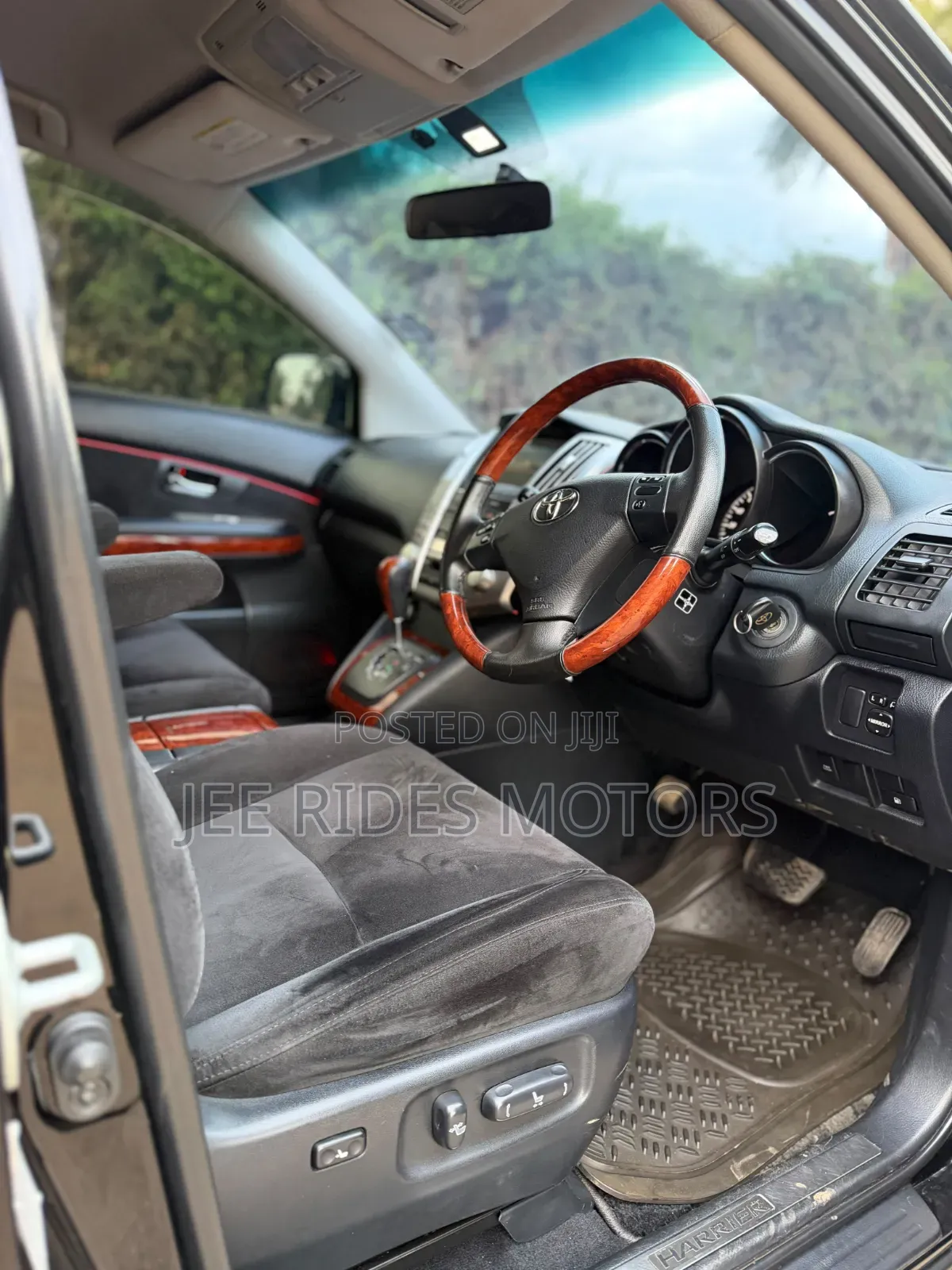 Toyota Harrier 2.4 2012 Black