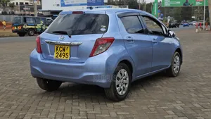 Toyota Vitz 1.3 FWD 5dr 2013 Blue