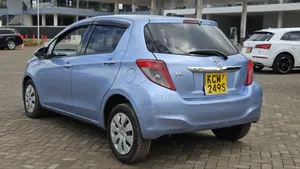 Toyota Vitz 1.3 FWD 5dr 2013 Blue