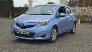 Toyota Vitz 1.3 FWD 5dr 2013 Blue