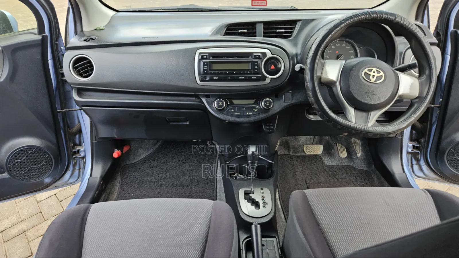Toyota Vitz 1.3 FWD 5dr 2013 Blue