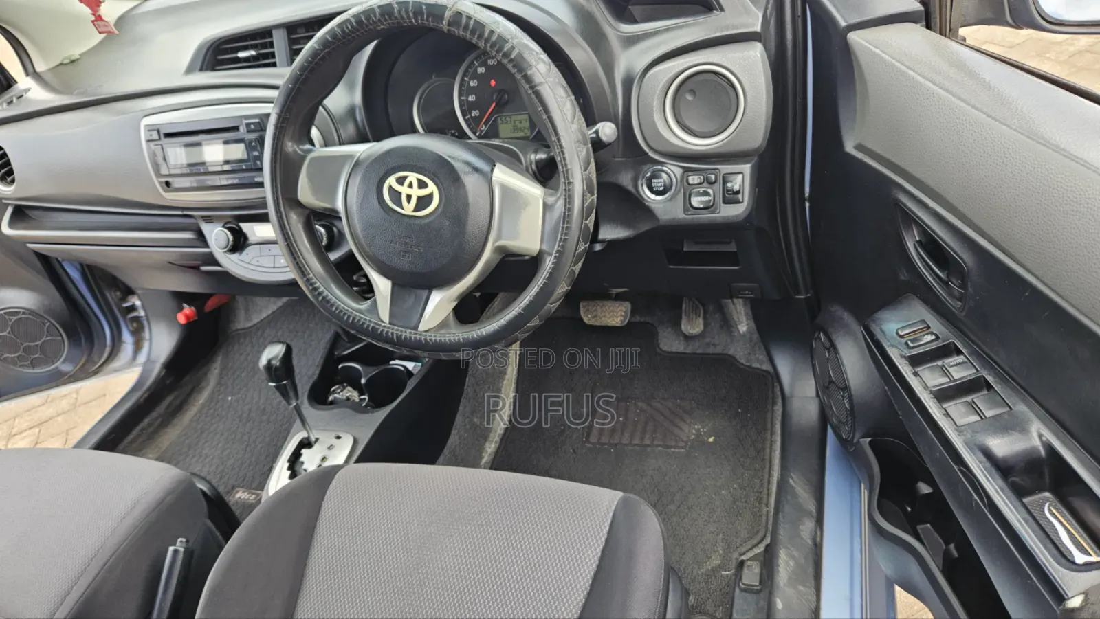 Toyota Vitz 1.3 FWD 5dr 2013 Blue