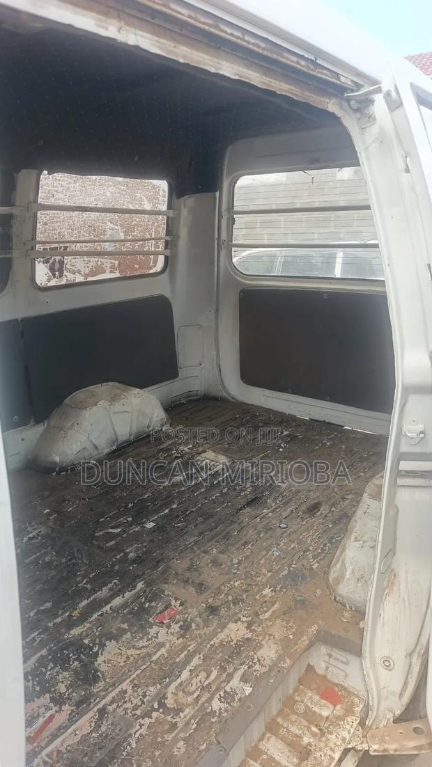 Toyota TownAce 2011 White - thumbnail 3