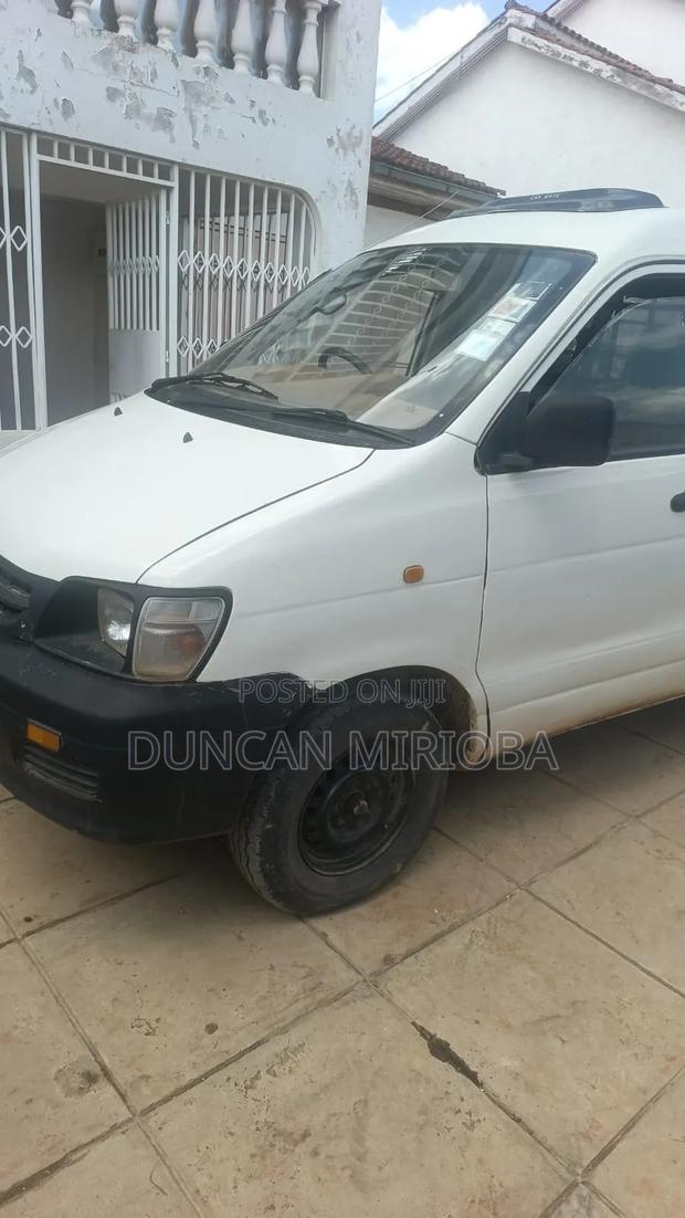 Toyota TownAce 2011 White - thumbnail 5