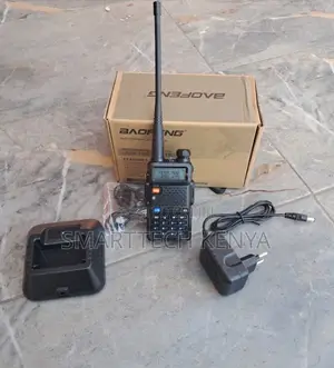 Baofeng Uv-5r Dual Band Walkie Talkie With Charging Dock
