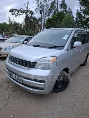 Toyota Voxy X 2WD 8-Seater 2005 Silver