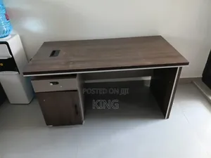 Executive Office Desk ¥ Manager Desk With Side Storage Cable Port