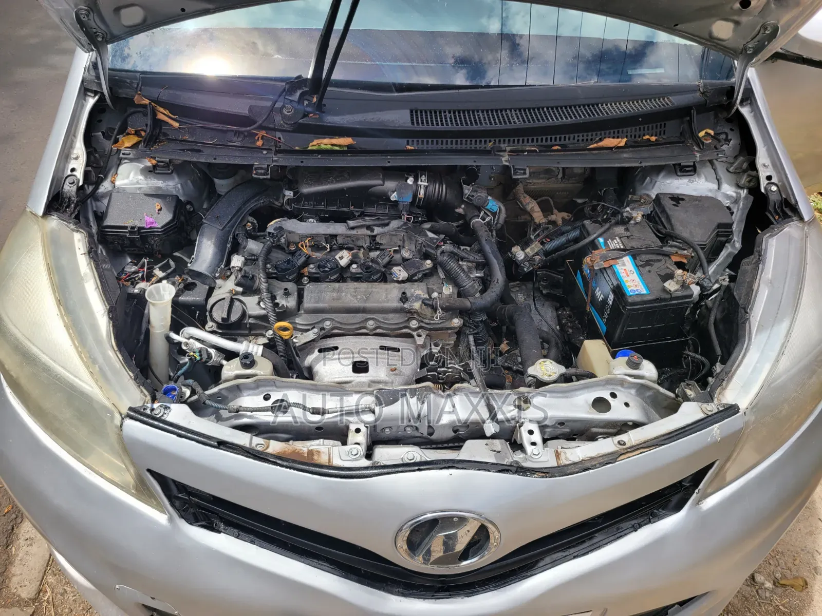 Toyota Vitz 2012 Silver