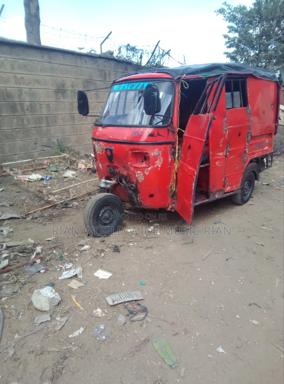 Piaggio 2018 Red