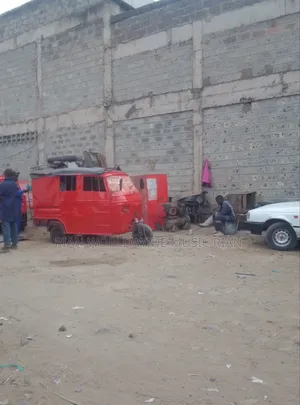 Piaggio 2018 Red