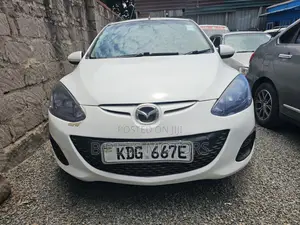 Toyota Vitz 2013 White