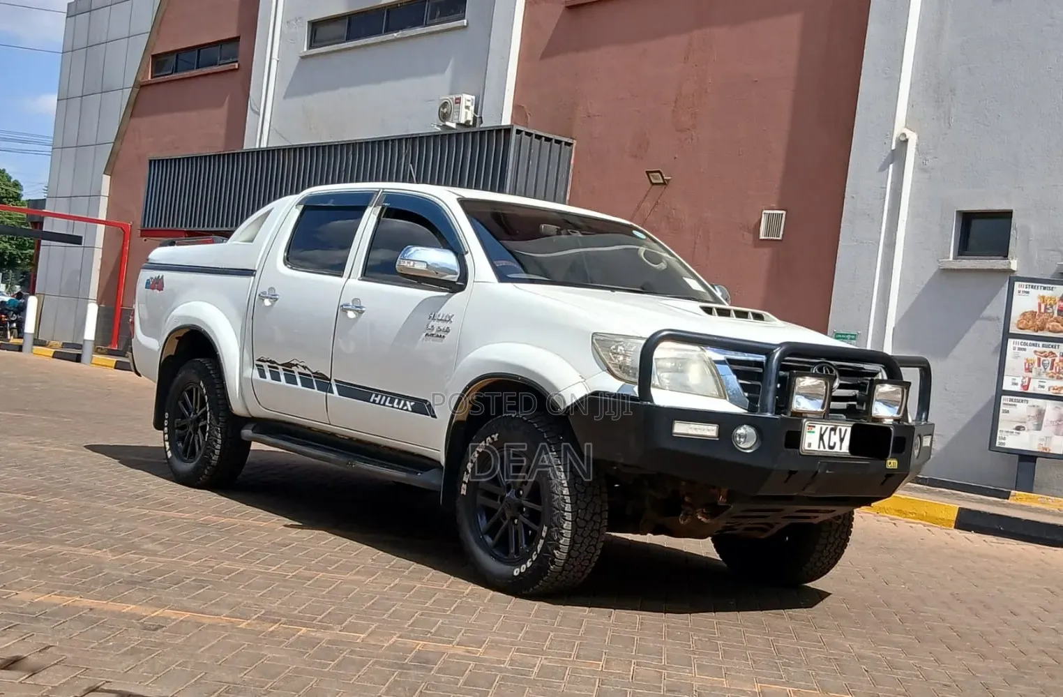 Toyota Hilux 2013 White