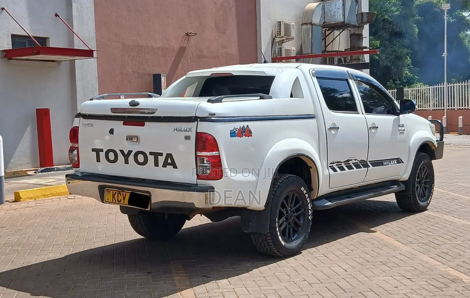 Toyota Hilux 2013 White
