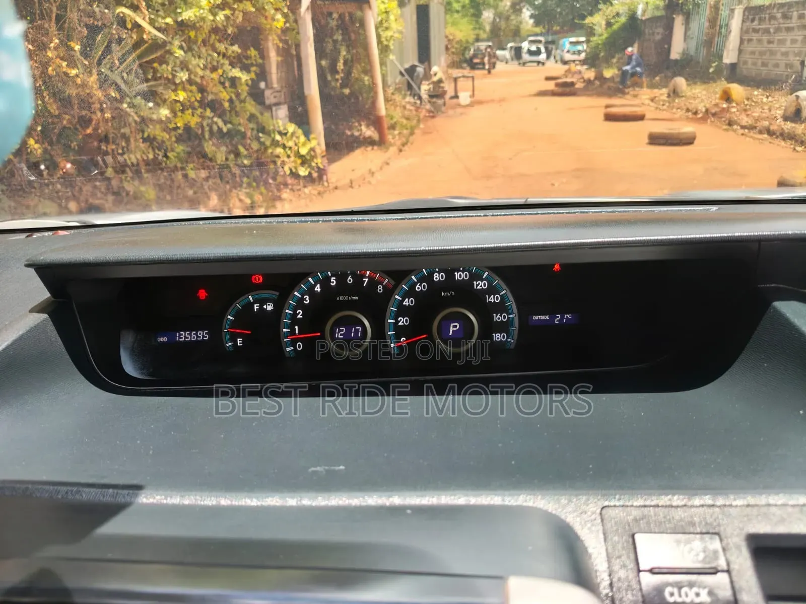 Toyota Voxy 2011 Silver