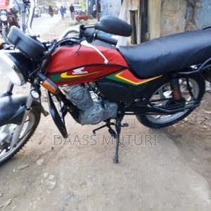Honda CB 2021 Red