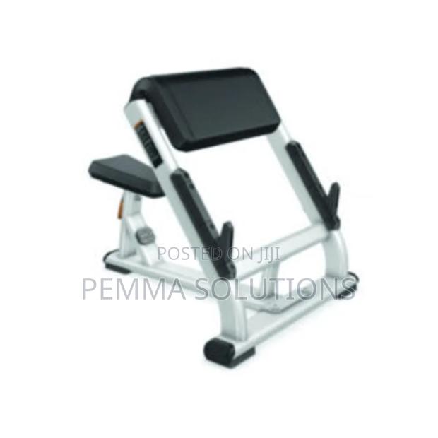 Commercial Gym Preacher Curls Workout Bench.