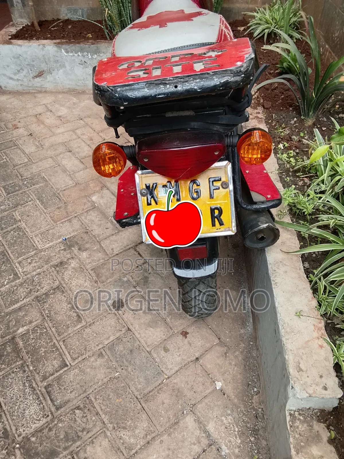 Bajaj Boxer 150 UG 2023 Red